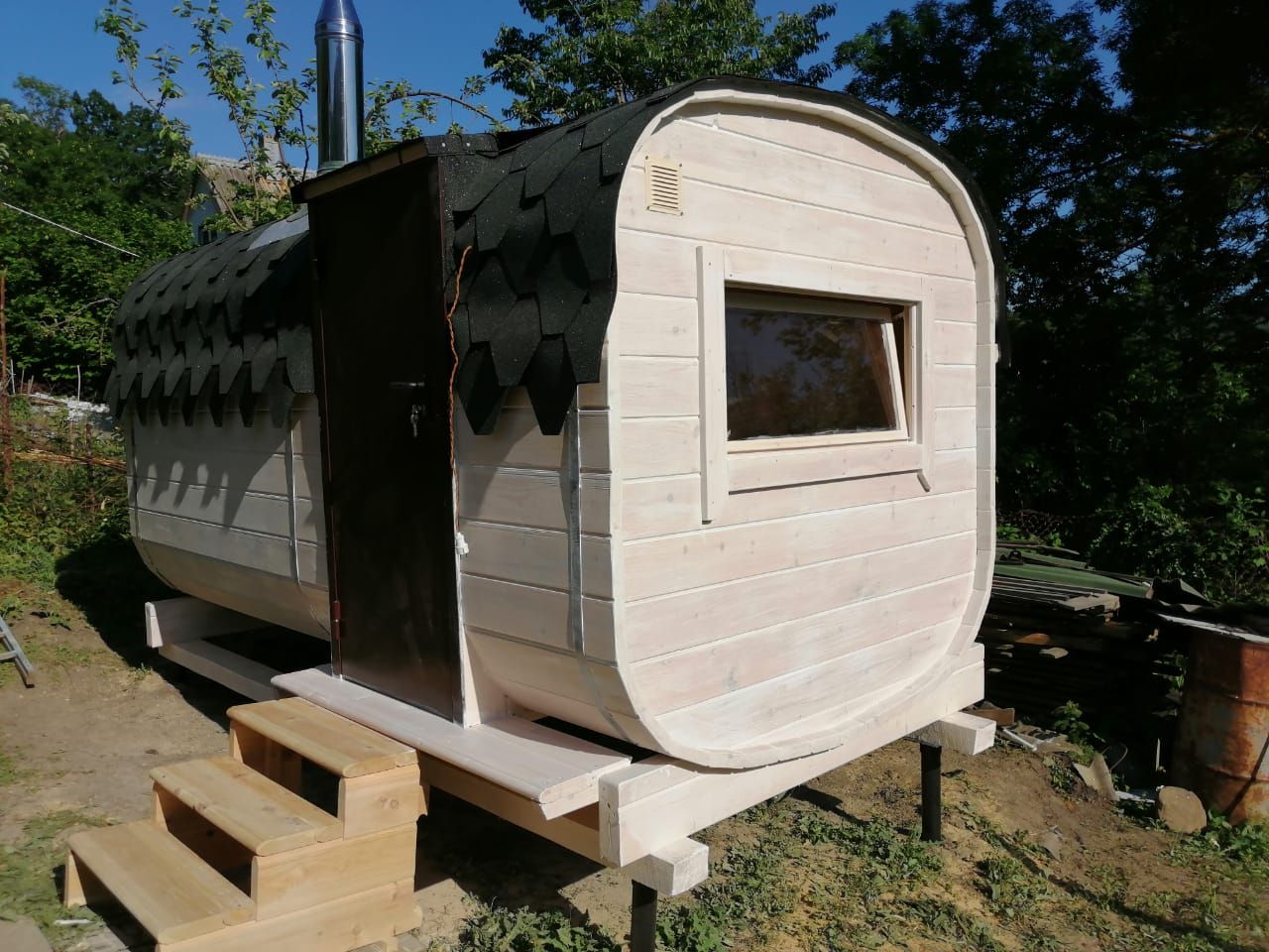 Фото готовых бань-бочек