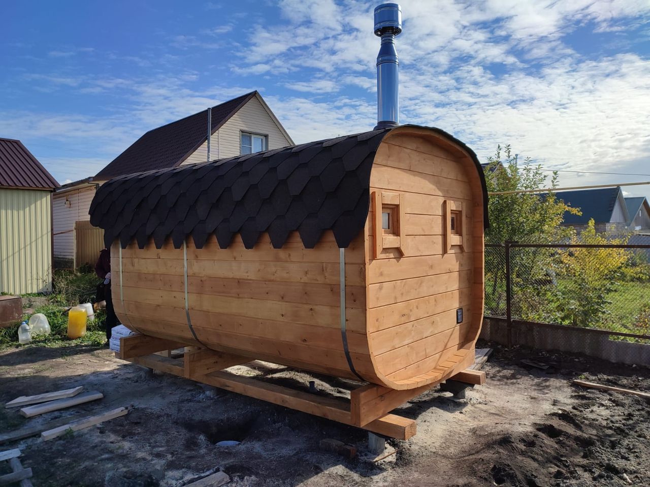 Фото готовых бань-бочек